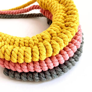 ROPE NECKLACE PINK