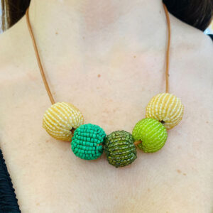 ΚΟΝΤΟ ΚΟΛΙΕ GREEN BEADS